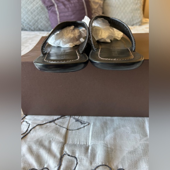 Mens Louis Vuitton Sandals - Picture 6 of 10